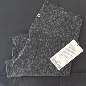 NWT Align HR Crop 23”